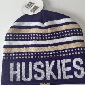 Captivating University of Washington Huskies  Striped Winter Cold Weather Beanie